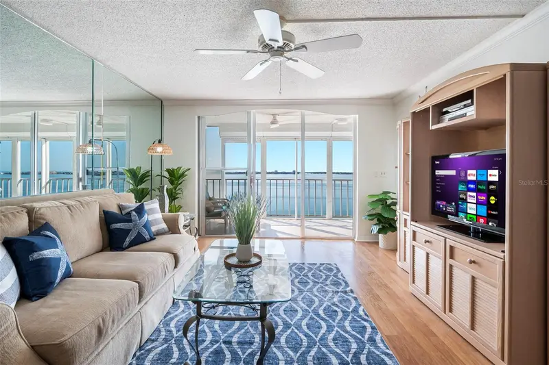 6060 Shore Blvd S #906, FL