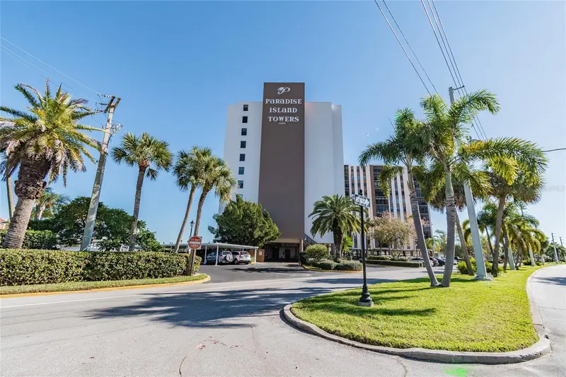 10355 Paradise Blvd #711, FL