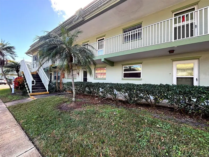 1433 S Belcher Rd #B2, FL