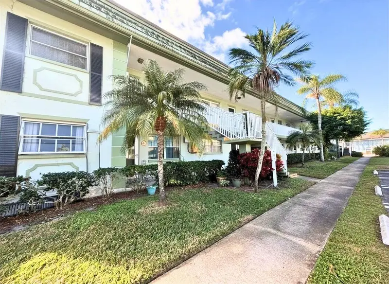 1433 S Belcher Rd #B2, FL