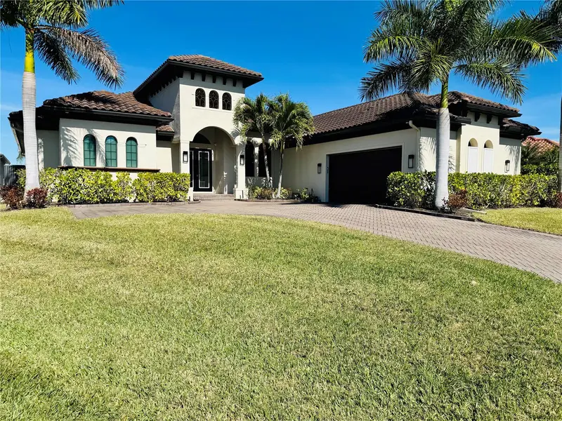 8533 S Lake Cir, FL