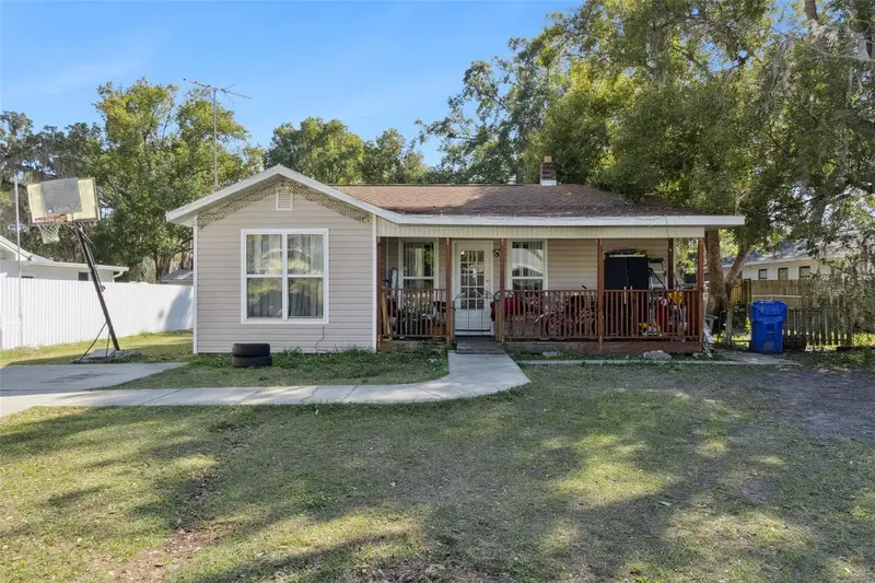 310 E Magnolia St, FL