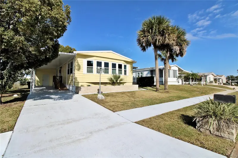 743 Cricket Ct, FL