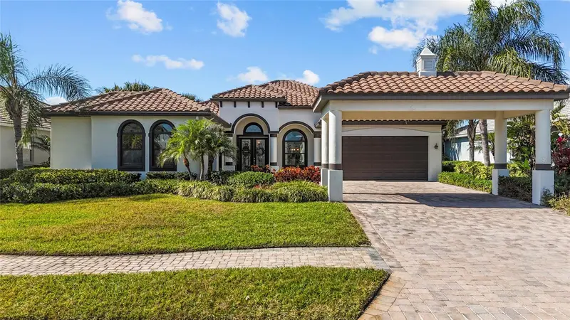 576 Mast Dr, FL