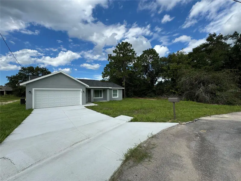 24 Malauka Loop Pl, FL