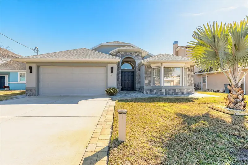 12 Comet Ct, FL