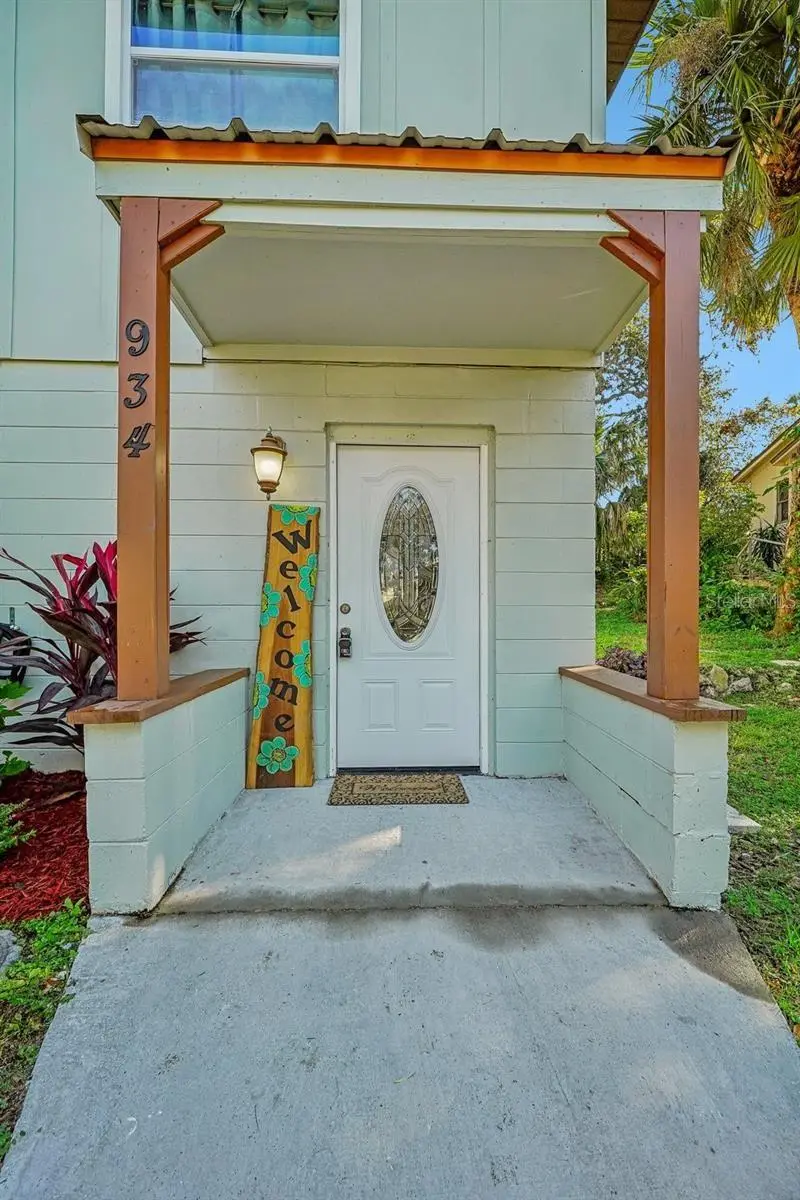 934 N Halifax Ave, FL