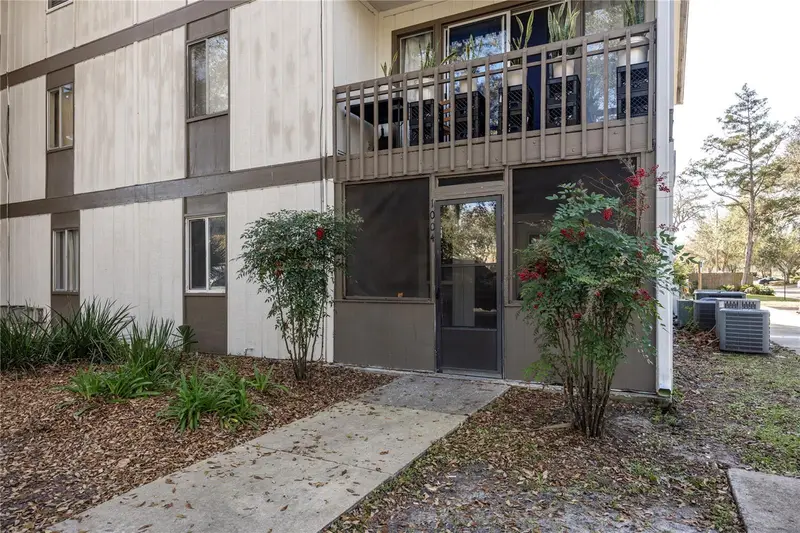 6519 W Newberry #1004, FL