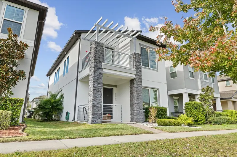 2065 White Feather Loop, FL