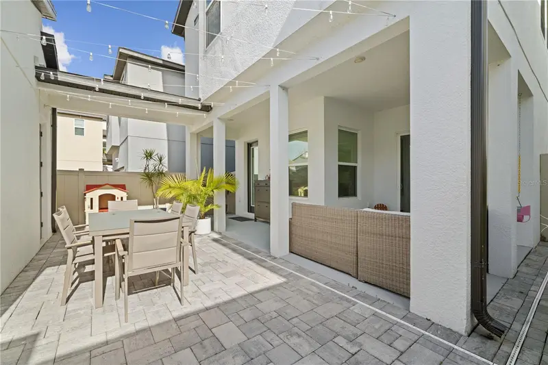 2065 White Feather Loop, FL
