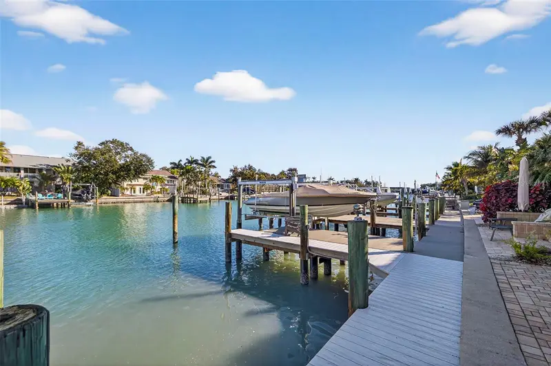 903 Pinellas Bayway S #308, FL
