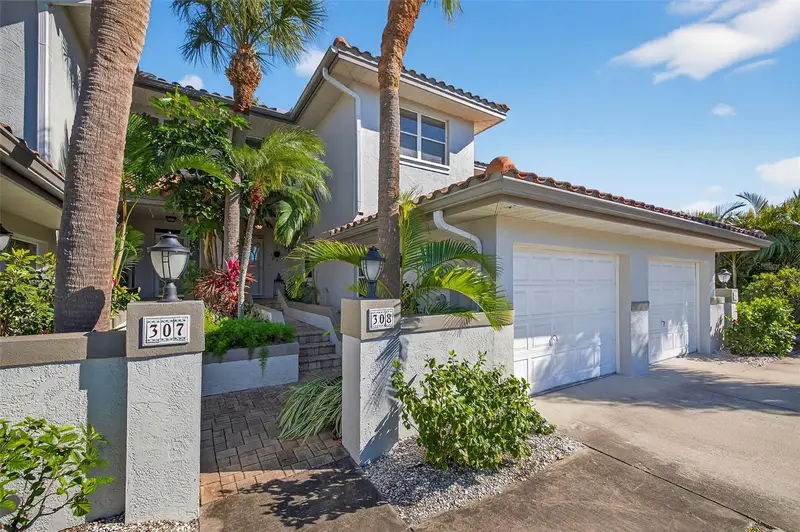 903 Pinellas Bayway S #308, FL