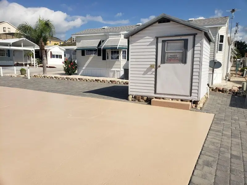 176 Begonia Ln, FL