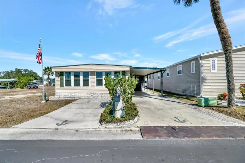 132 W Saint Lucia Loop, FL