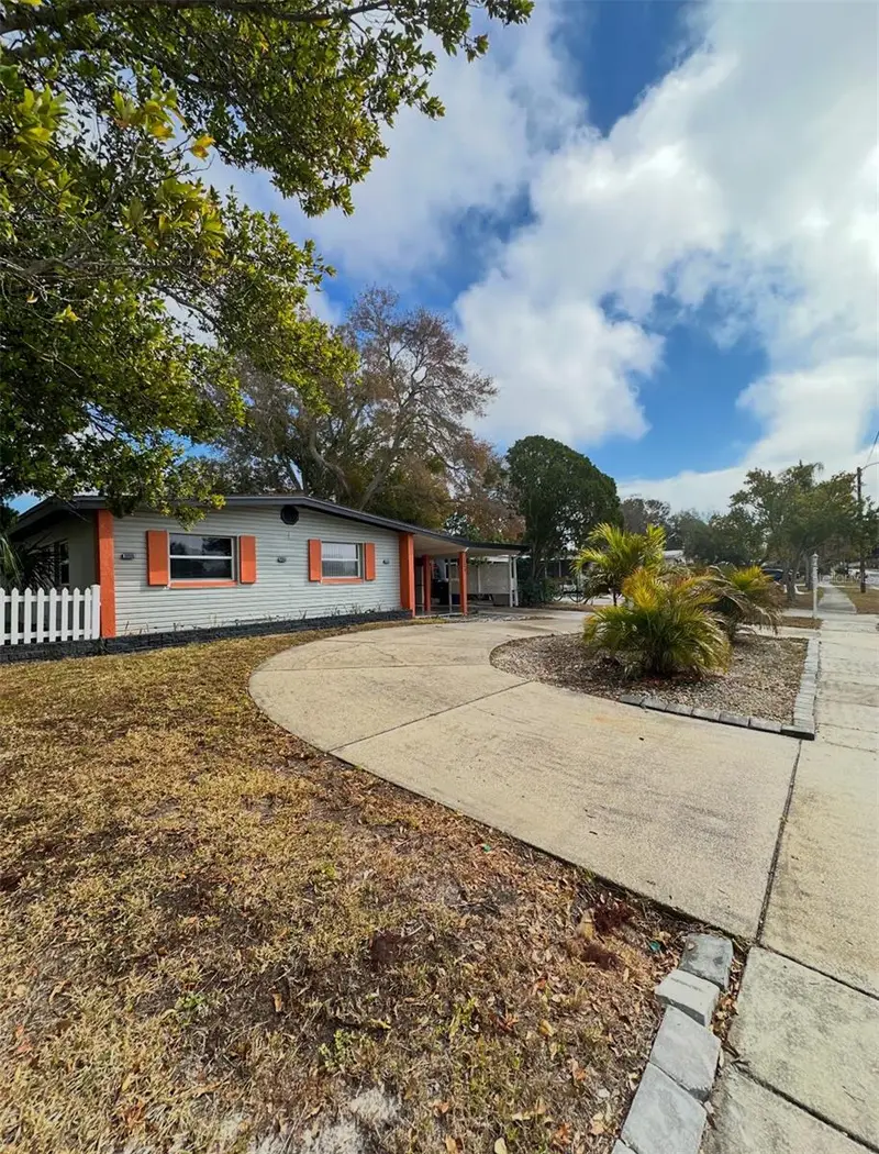 1203 N Saturn Ave, FL