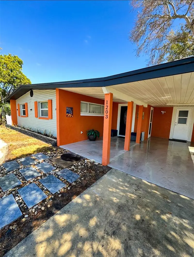 1203 N Saturn Ave, FL
