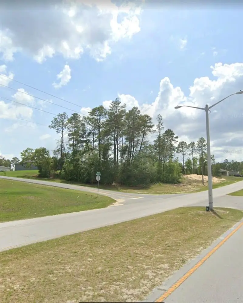 Marion Oaks Trl, FL