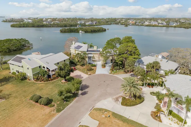 600 Soundview Dr, FL