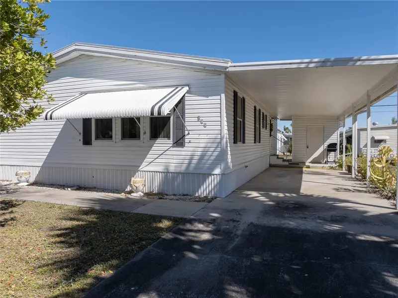 205 Carriage Ln, FL