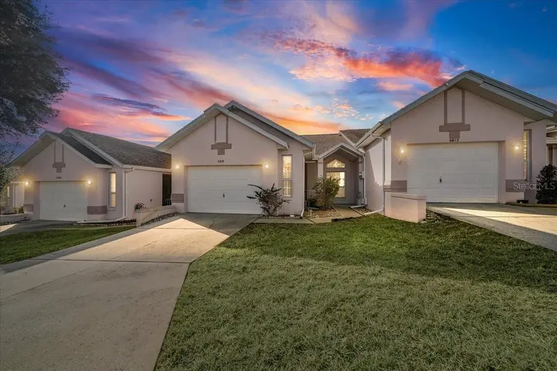 6818 E Queensbury Ln, FL