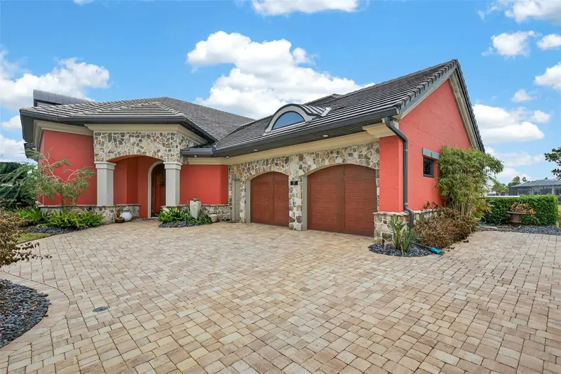 27 Las Palmas Way, FL