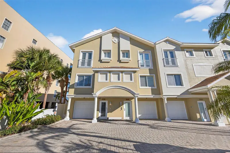 620 Bayway Blvd, FL