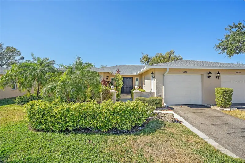 6948 W Country Club Dr N #V-81, FL