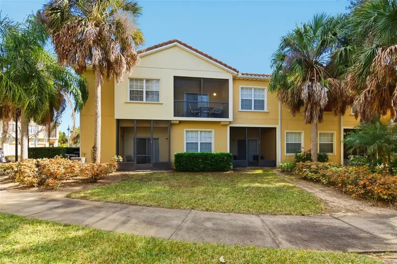 2742 Oakwater Dr #104, FL