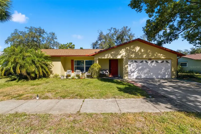 8035 Gleneagle Dr, FL