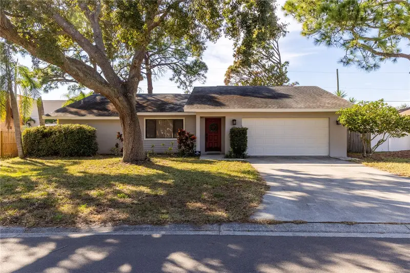8457 Cypress Lake Cir, FL