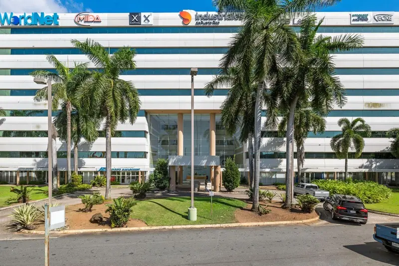 100 Centro Internacional De Mercadeo #305, PR
