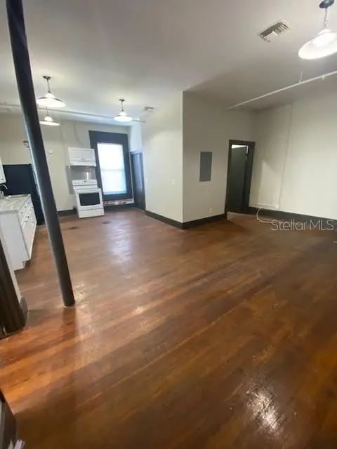 113 S Collins St #2, FL