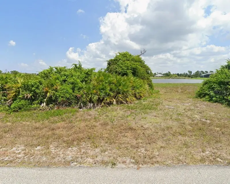 32 Windward Ln, FL