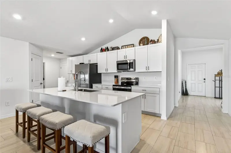 15217 Zircon Red Dr, FL