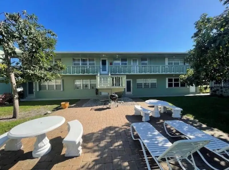 66 Easthampton #C, FL
