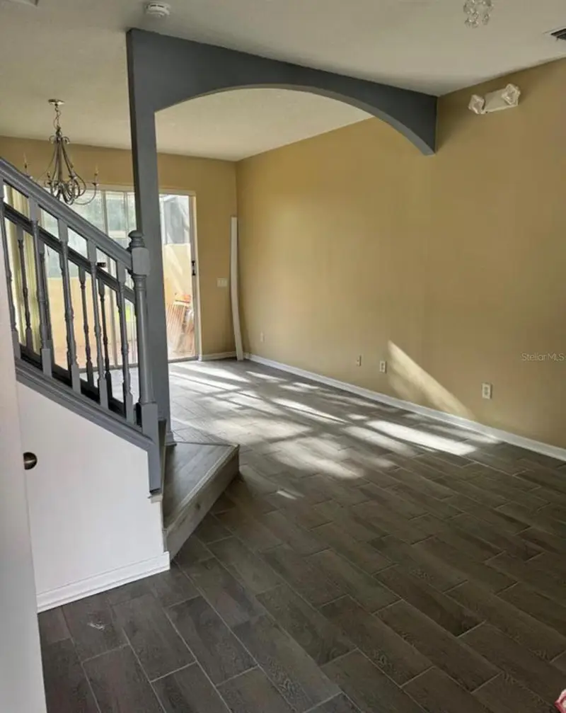 1289 S Beach Cir, FL