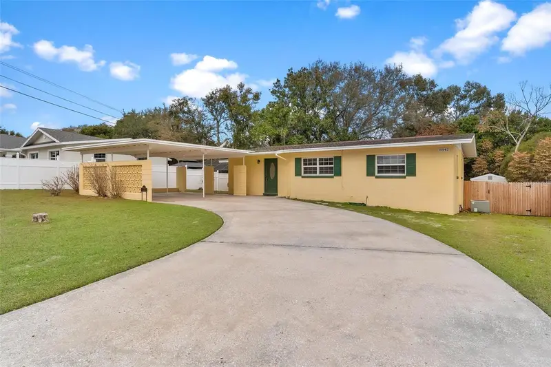6842 Fern Cir, FL