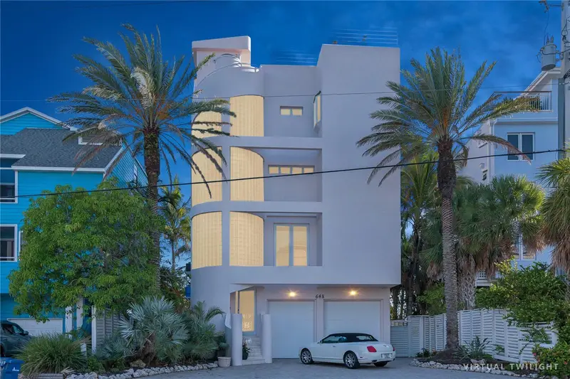 648 Beach Rd, FL