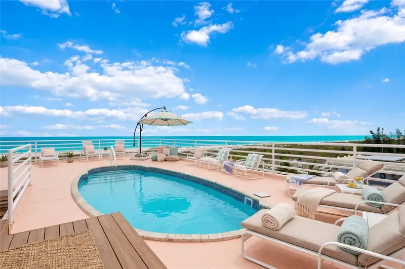 648 Beach Rd, FL