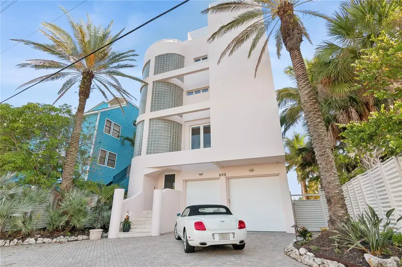 648 Beach Rd, FL