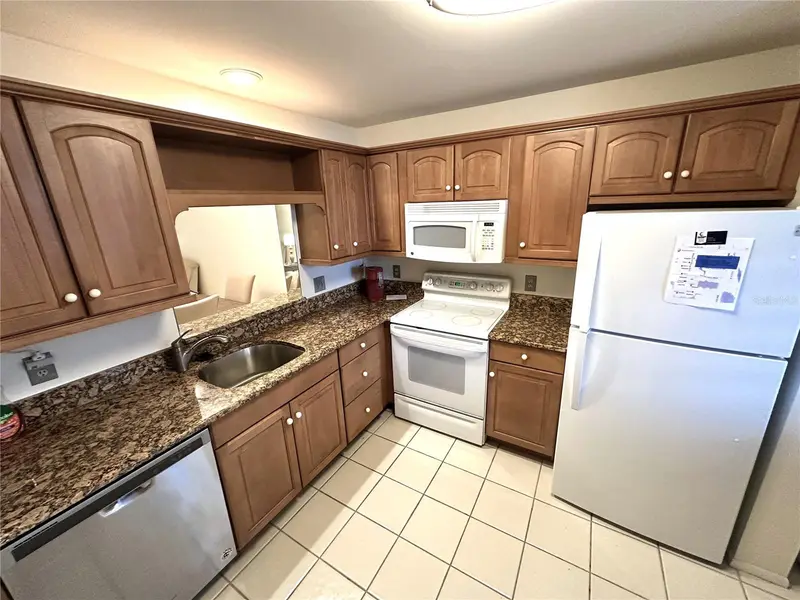 645 Woodlawn Dr, FL