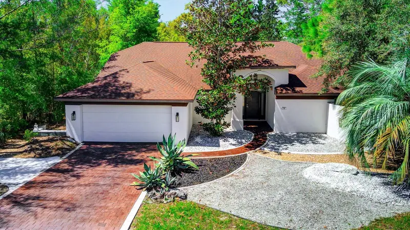 14 Carnation Ct, FL