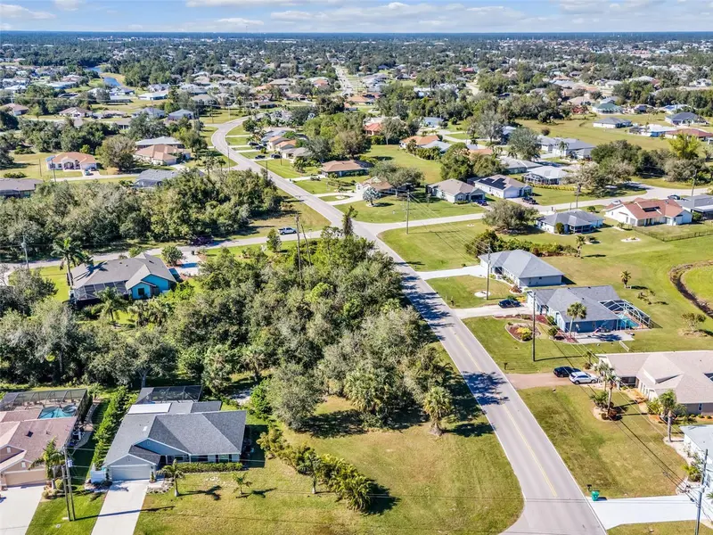 26305 Deep Creek Blvd, FL