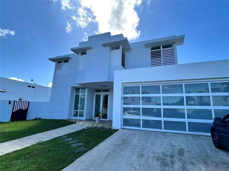 345 Calle Tulipan, PR