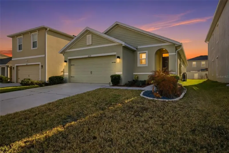 8204 Pelican Reed Cir, FL