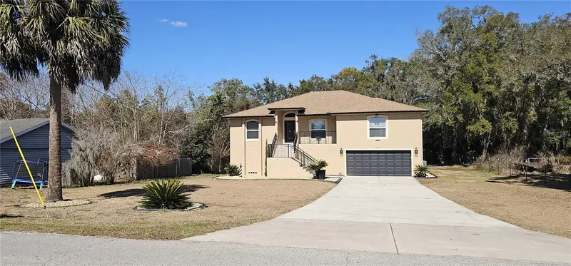 690 W Lisbon Pkwy, FL