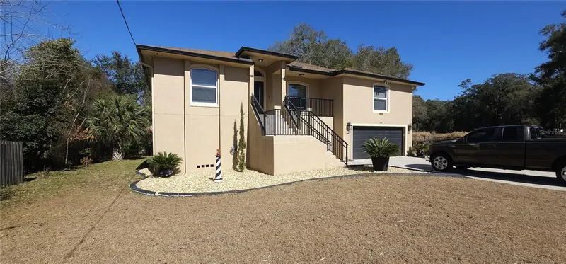 690 W Lisbon Pkwy, FL