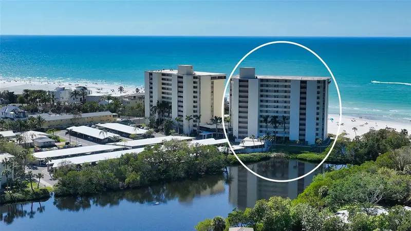 19 Whispering Sands Dr #204, FL