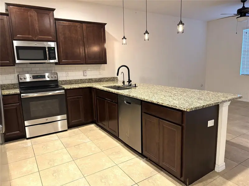 3840 Silverlake Way, FL