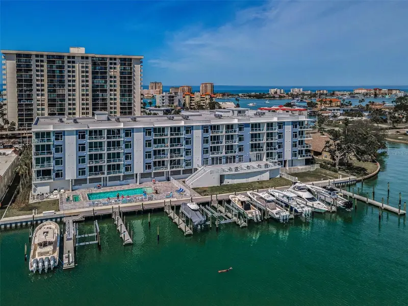 415 Island Way #509, FL